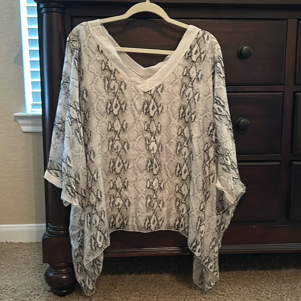 Flowy v-neck top
